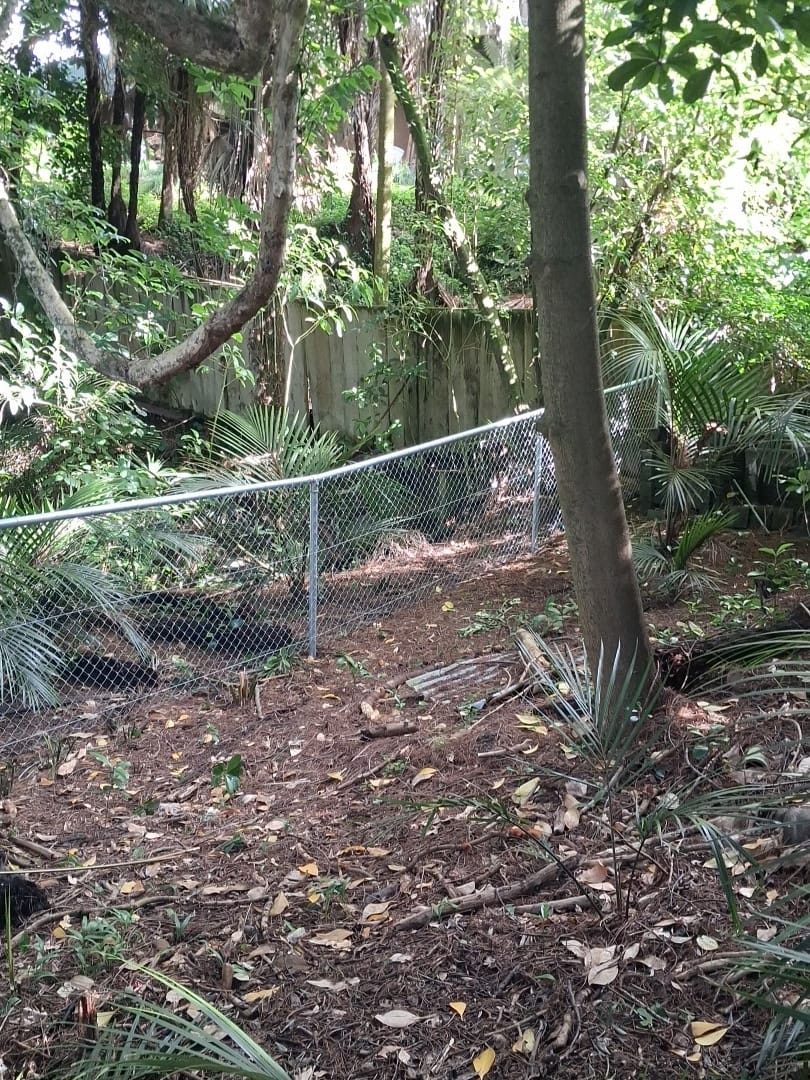 building fences both domestic and commercial, waste removal including old fence, timber, green waste, domestic waste